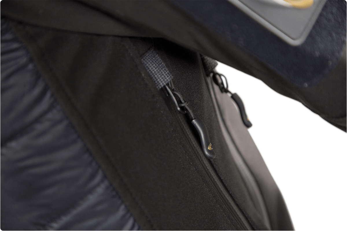 carinthia-kurtka-isg-lady-czarna-kieszen-boczna